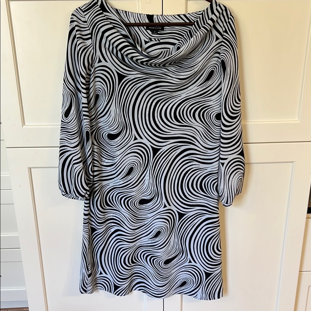 Tahari Arthur S Levine Sz 8 Swirl Pattern Dress long sleeve women’s
